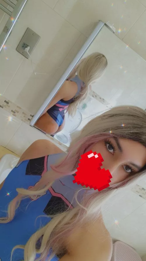 Do you guys like my D.VA cosplay? 🩷💙🖤