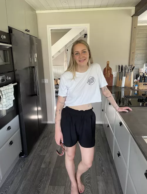 Do you like my crop top?