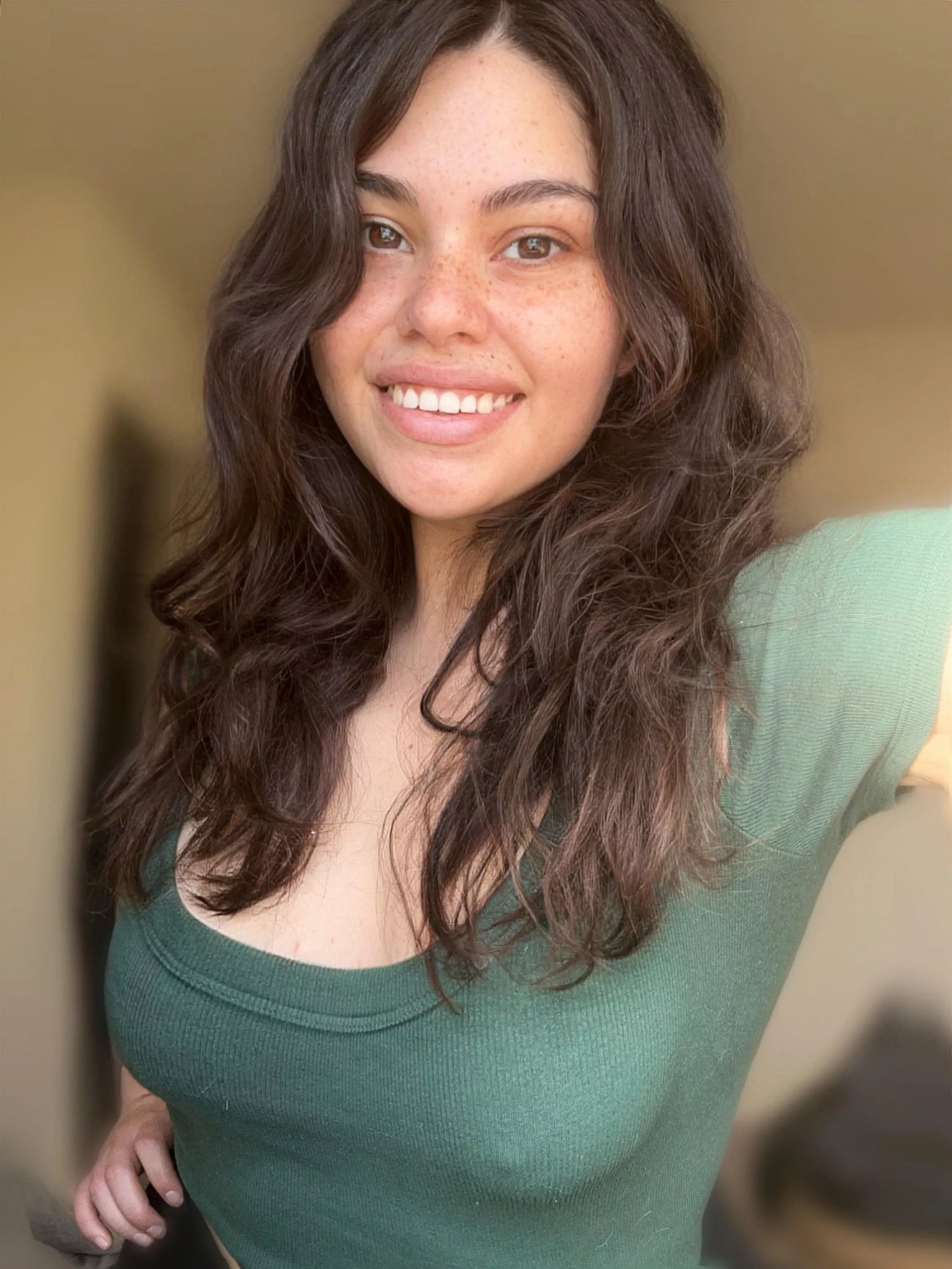 Do you like the way my top outlines my titties?