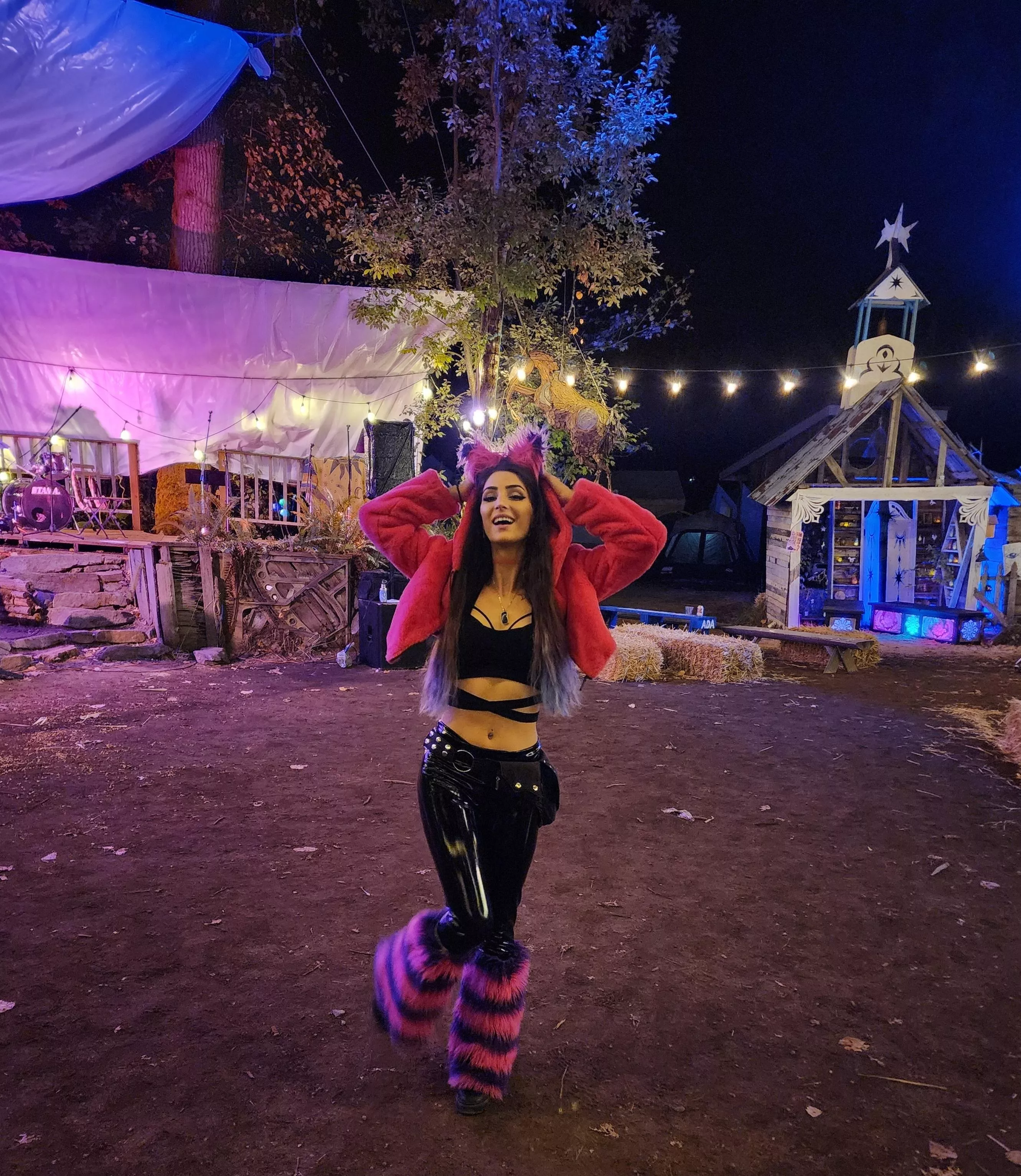 Doing variations of the Cheshire Cat costume are my faveeee 😍