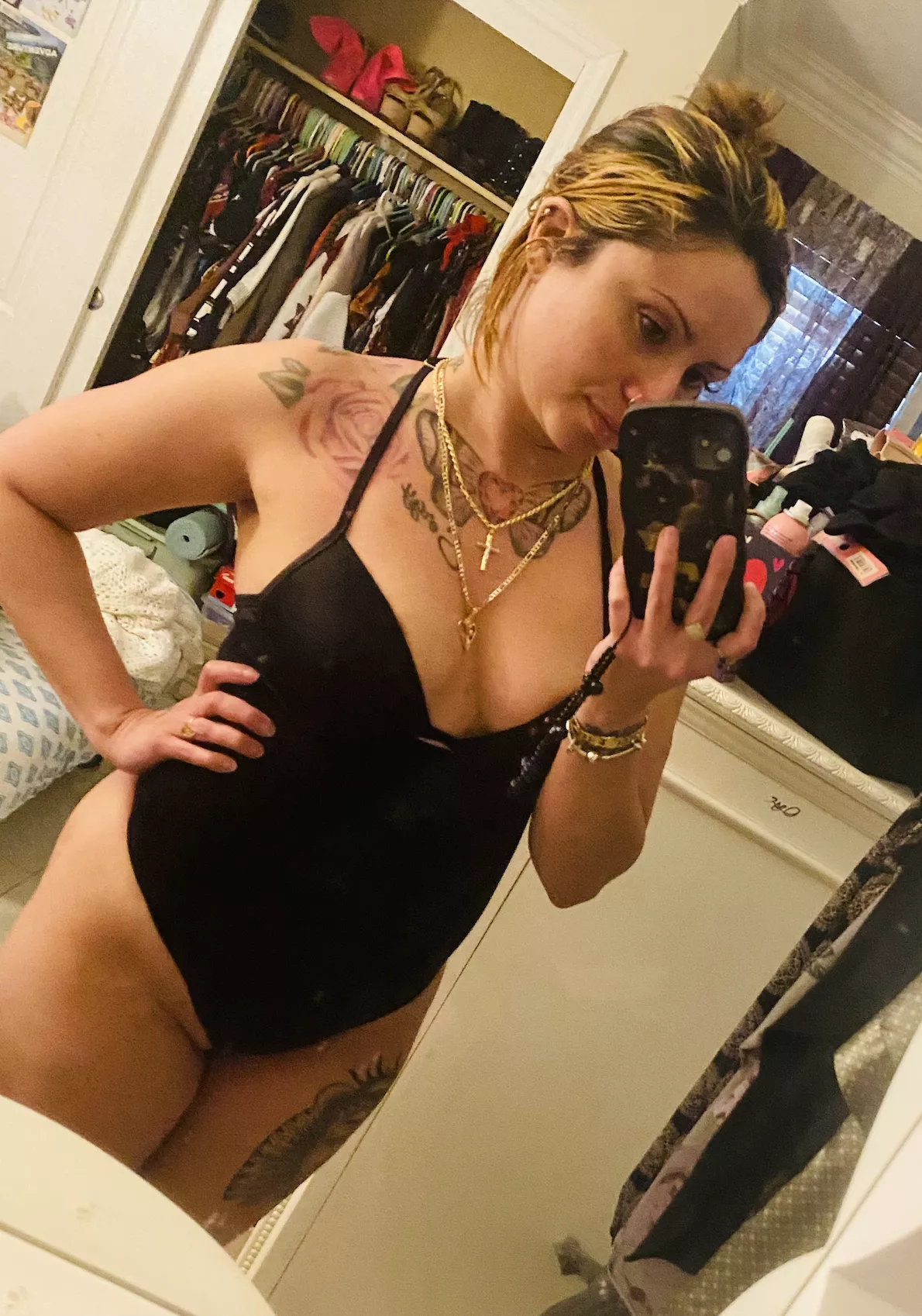 Elf on a shelf, Milf in a mirror