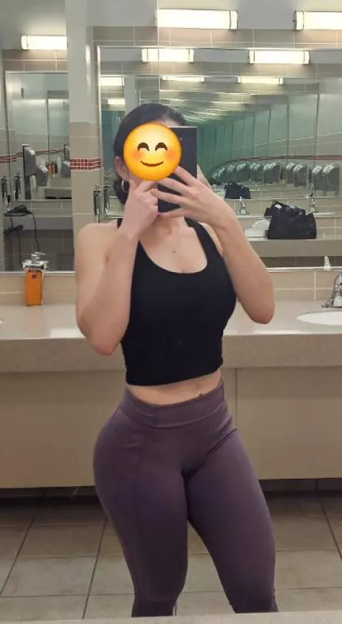 (F) Would you look at me in the gym?
