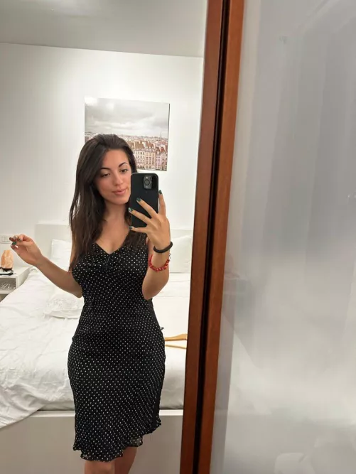 feeling naughty in black, wanna cuddle on my cozy bed with me F19