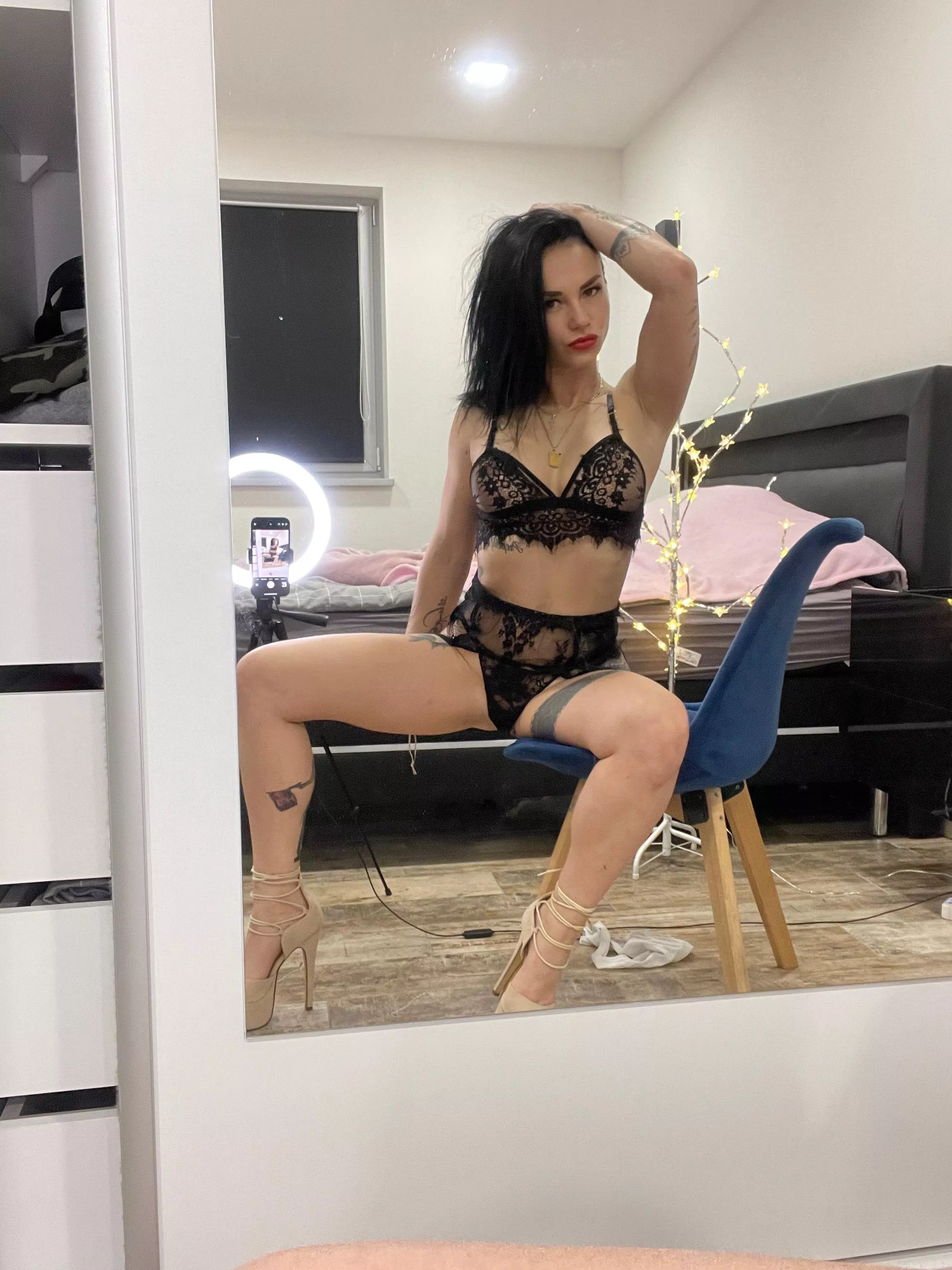 I guess my work out pays off [F]