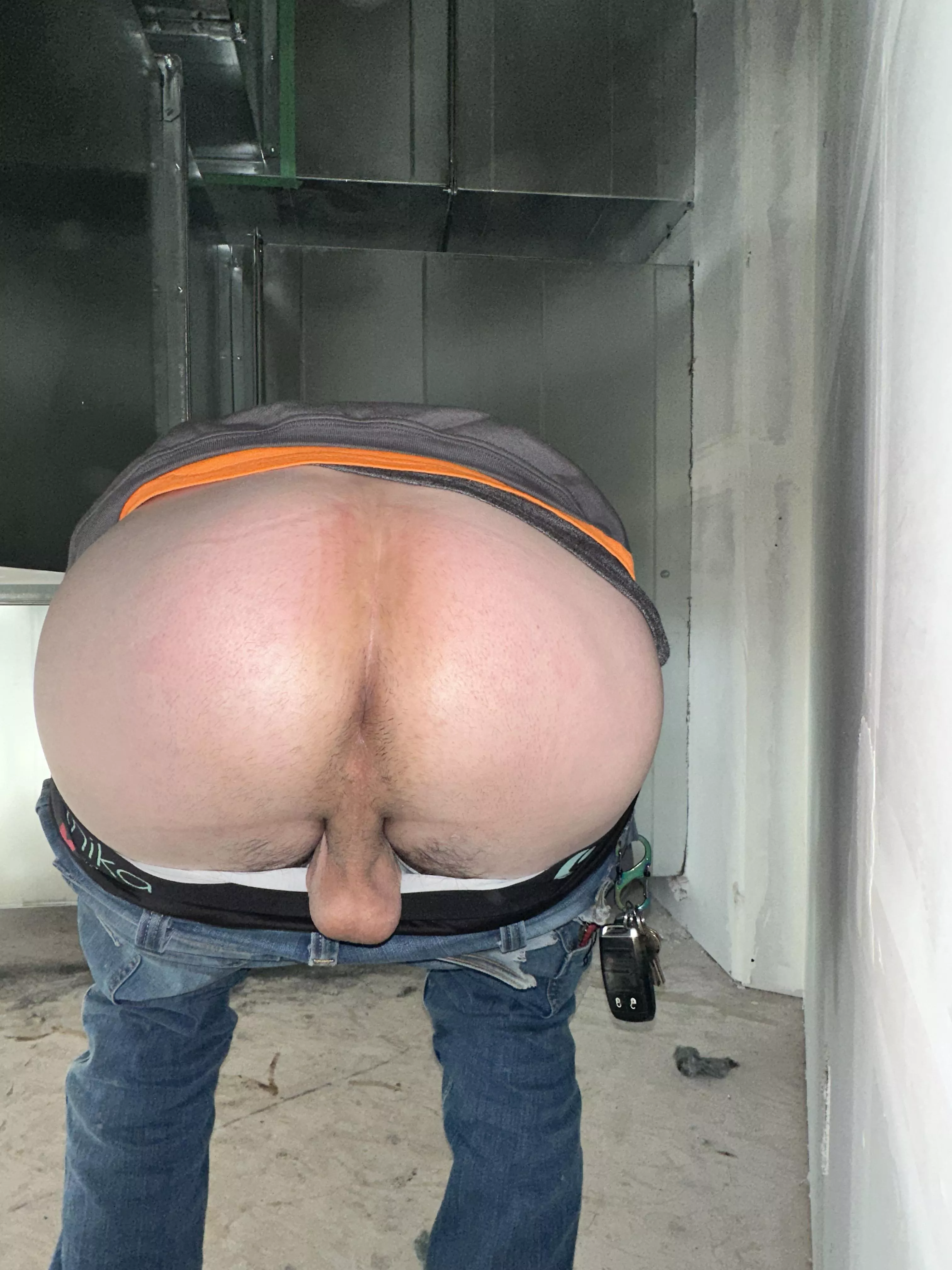 I have been looking for a “Bate Bro” for a few years now. I’m straight, but would love to have a friend to masturbate with when I’m super horny. I think it would be more fun than jacking of alone. How do I find some one like that? lol