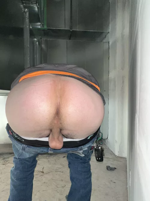 I have been looking for a “Bate Bro” for a few years now. I’m straight, but would love to have a friend to masturbate with when I’m super horny. I think it would be more fun than jacking of alone. How do I find some one like that? lol