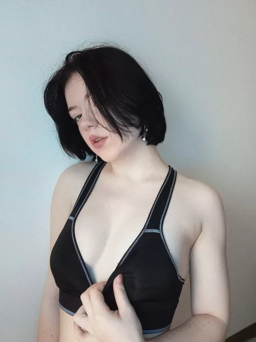 I hope u like my little goth tits😈Let’s fuck, cuddle and watch our favorite horror movies all night🥵