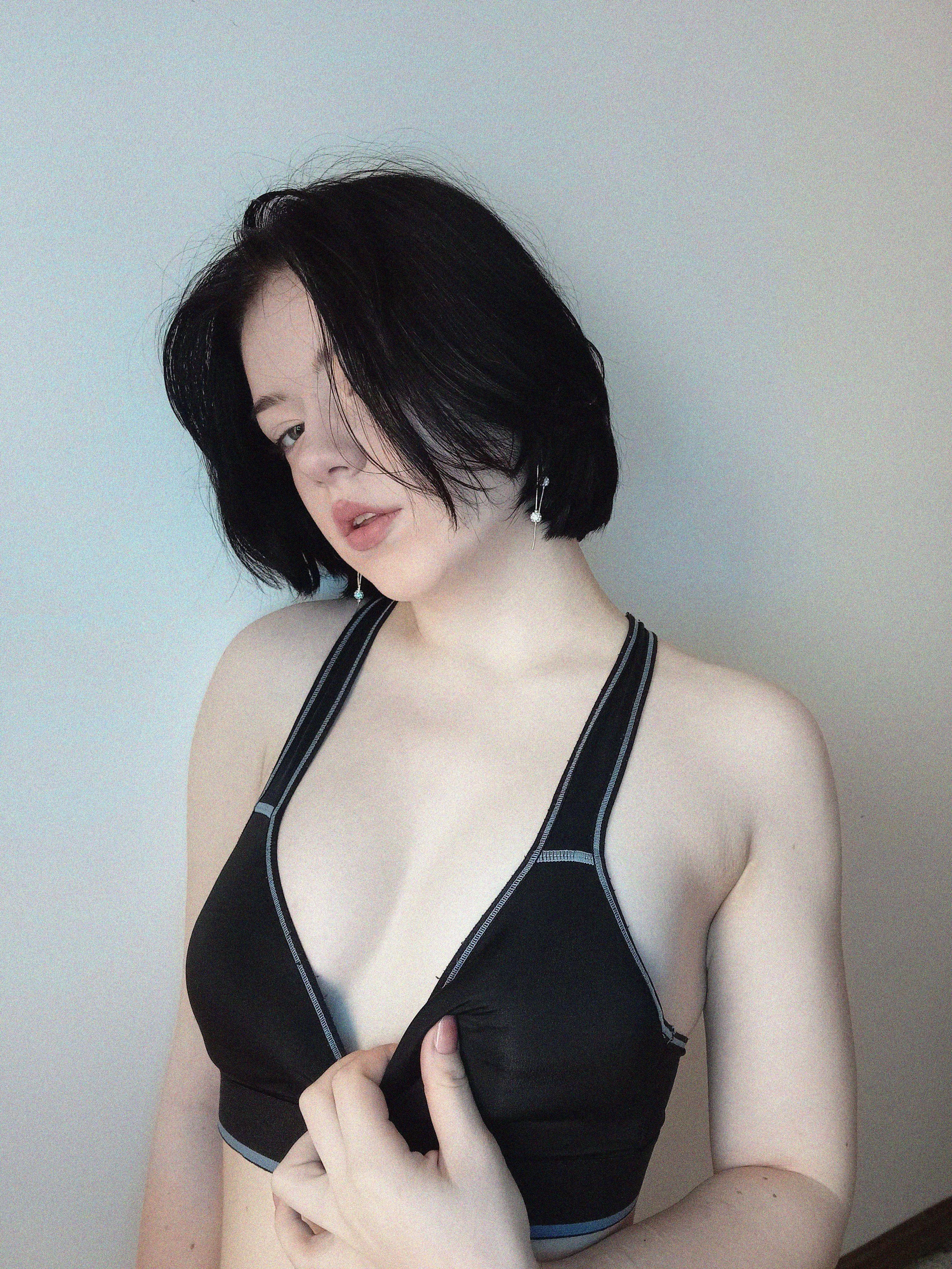 I hope u like my little goth tits😈Let’s fuck, cuddle and watch our favorite horror movies all night🥵