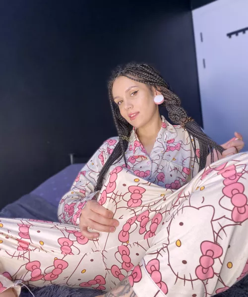 I'll snuggle up to you from behind. You do not mind?