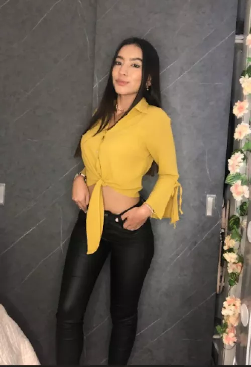 I've been told this top look sexy on me