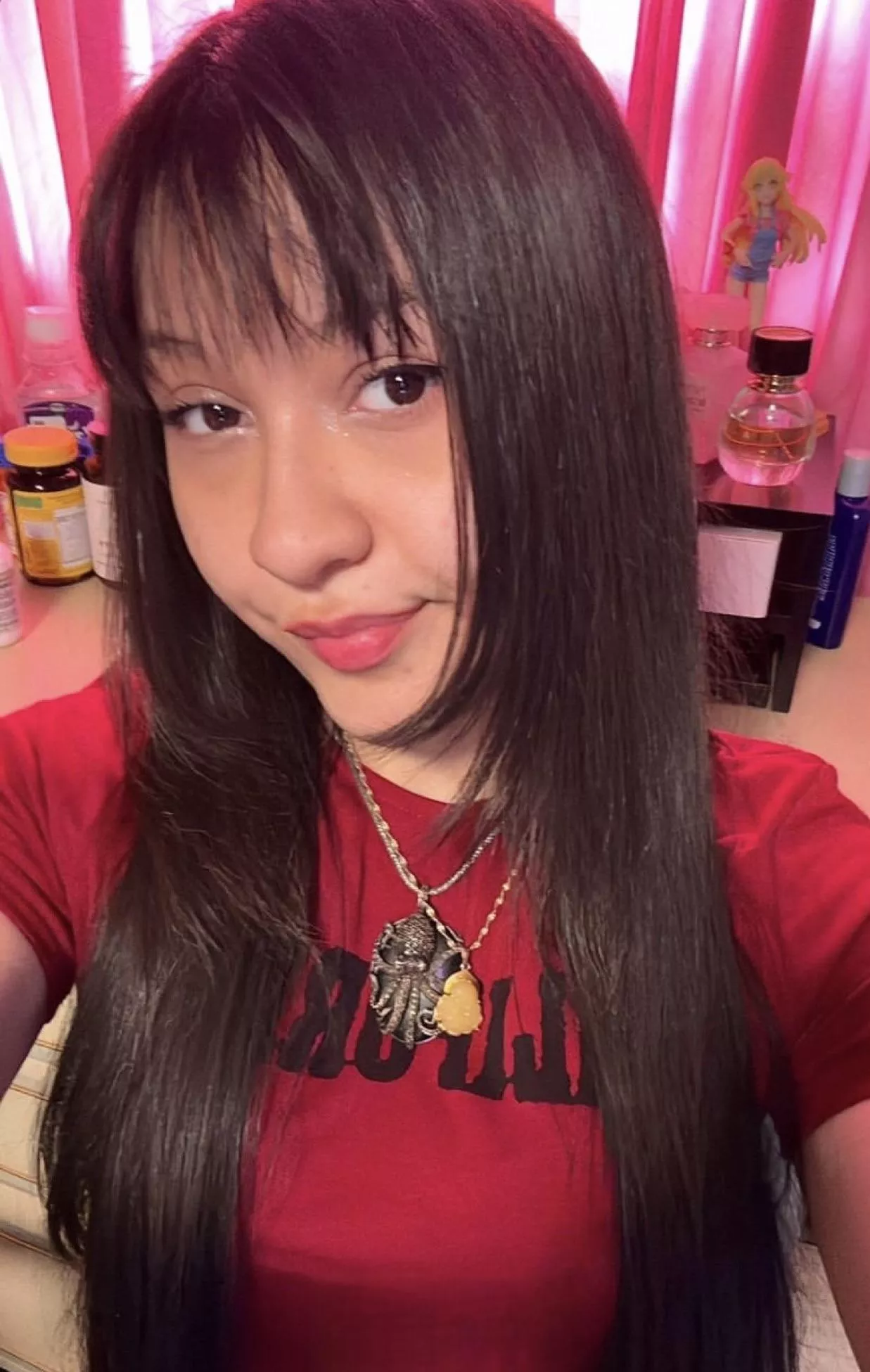 just looking cute and stuff 😼