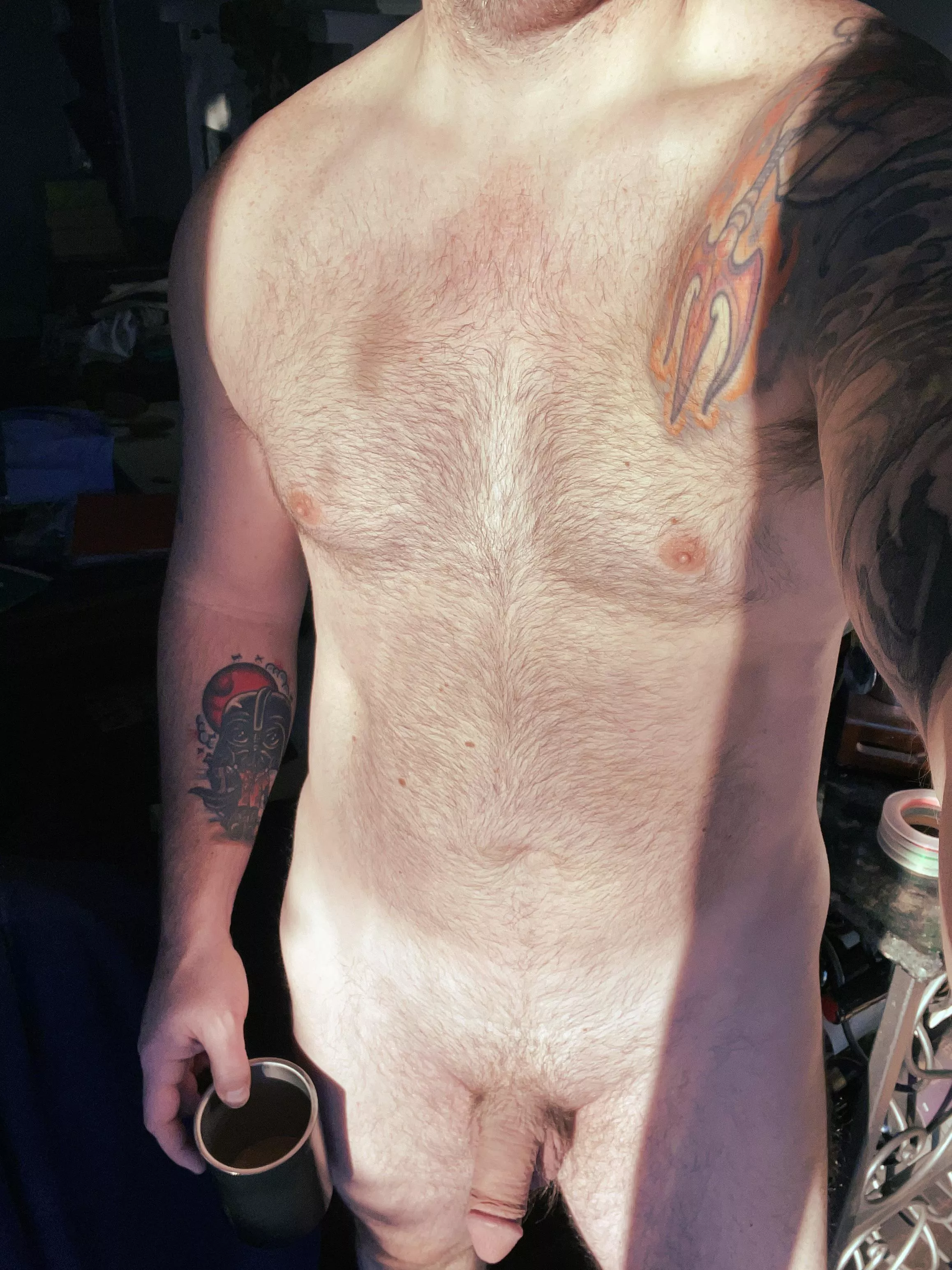 Lazy Saturday, enjoying the illusion of warmth 🤣