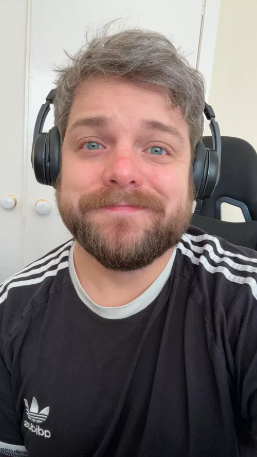 Look at me. The eyes. The beard. The premature greying.