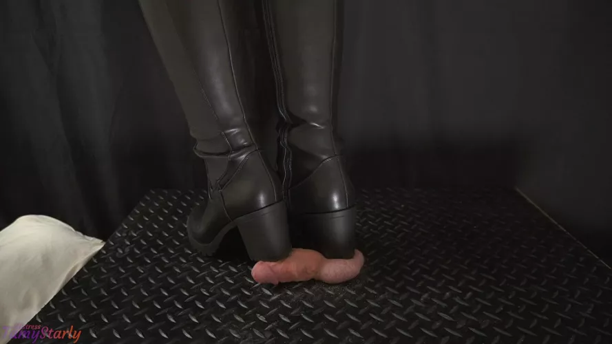 Look at my heel going deep into the balls