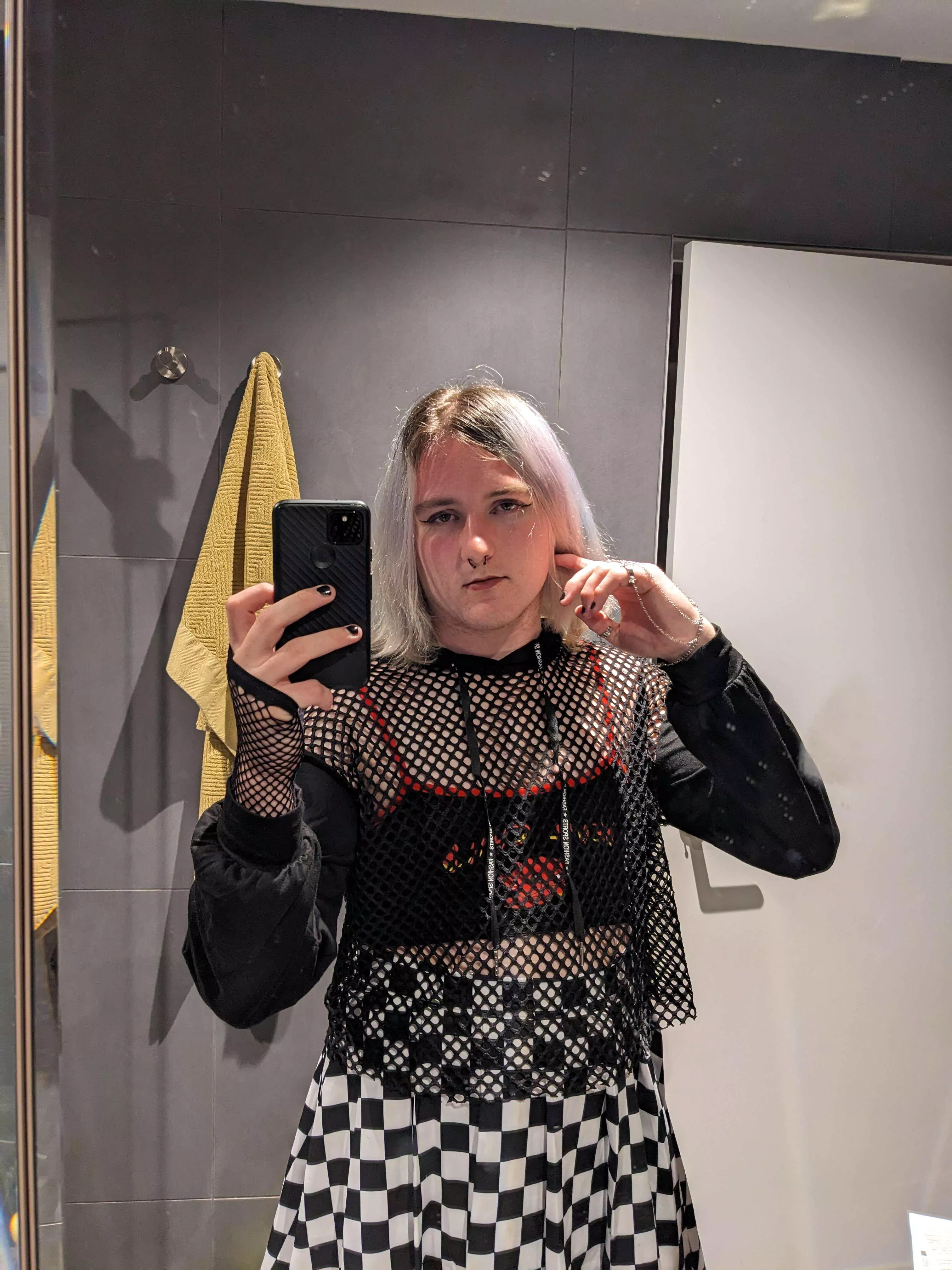 my friend (not me) wanted to know how he looks (not me)