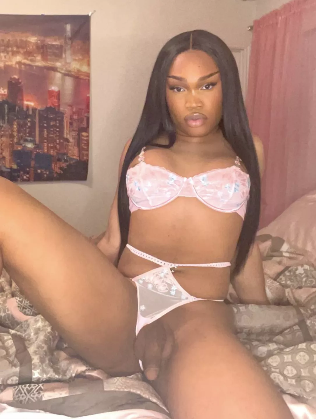 On the mood to send random nudes to daddies out there