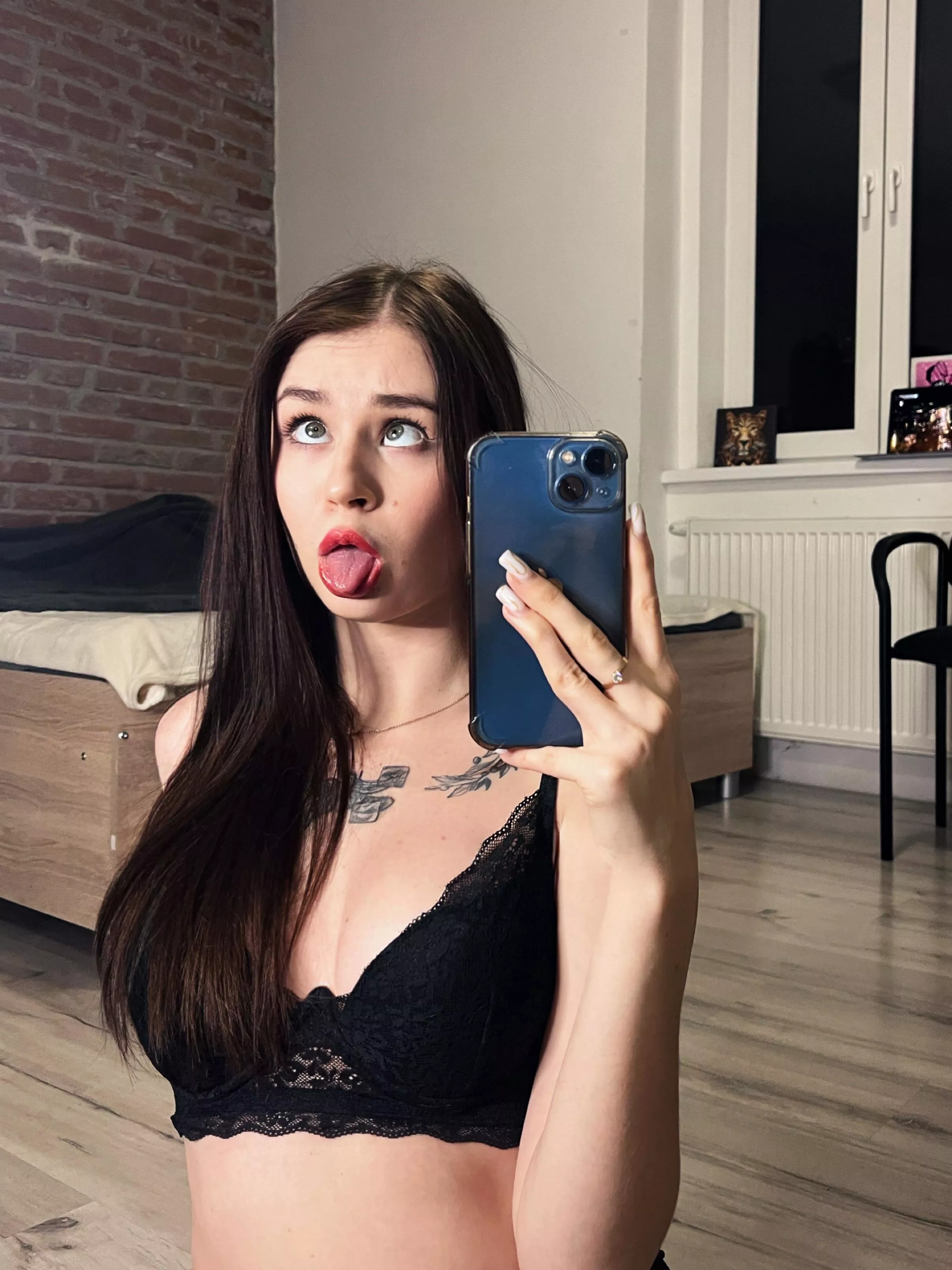 Sexy brunette ahegao