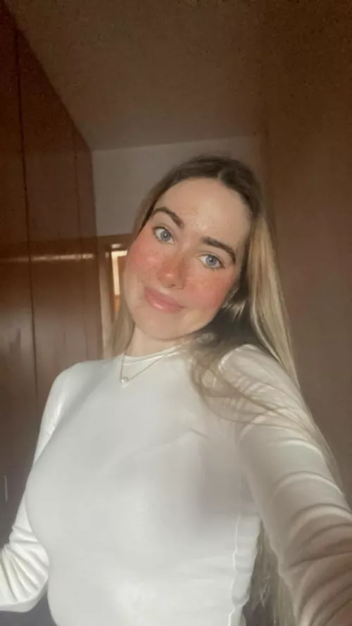 Sexy lips made a sexy woman hehe f21