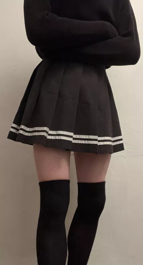 Skirts make me feel so cute ☺️