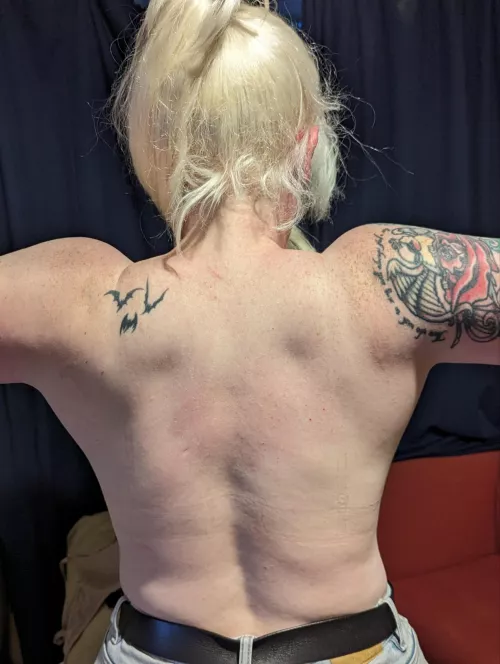 Slowly getting some de[f]inition on my back, who wants to help me out?