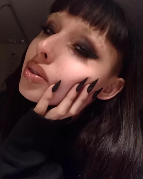 So sharp I could claw your eye out 🤭