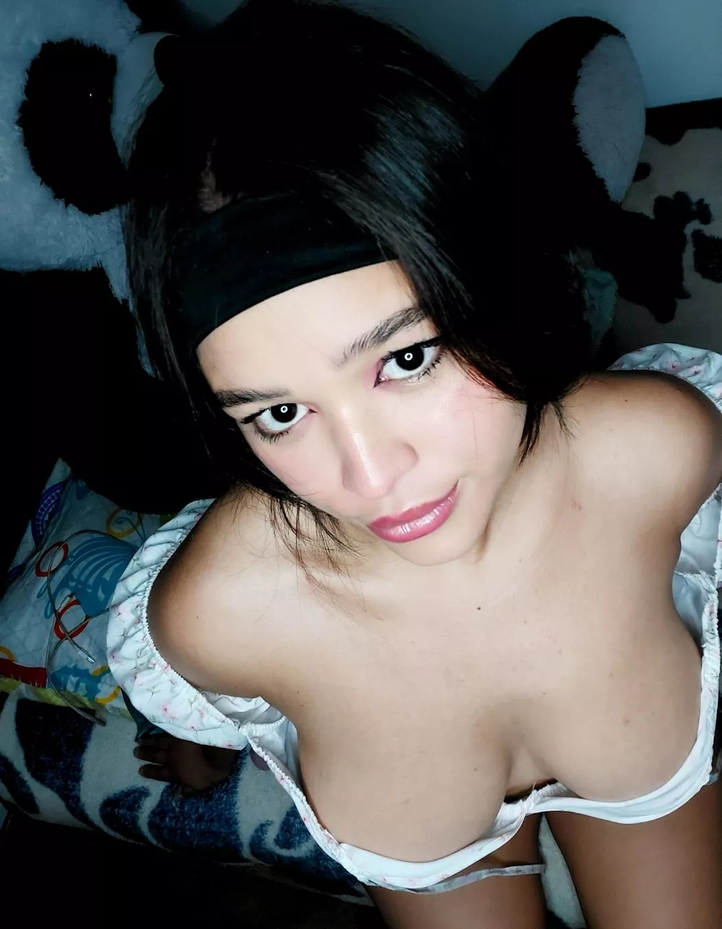 That's right, I'm looking into your eyes as I slowly descend 🫣