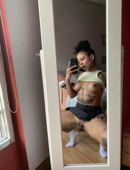 The mirror is designed to be photographed in