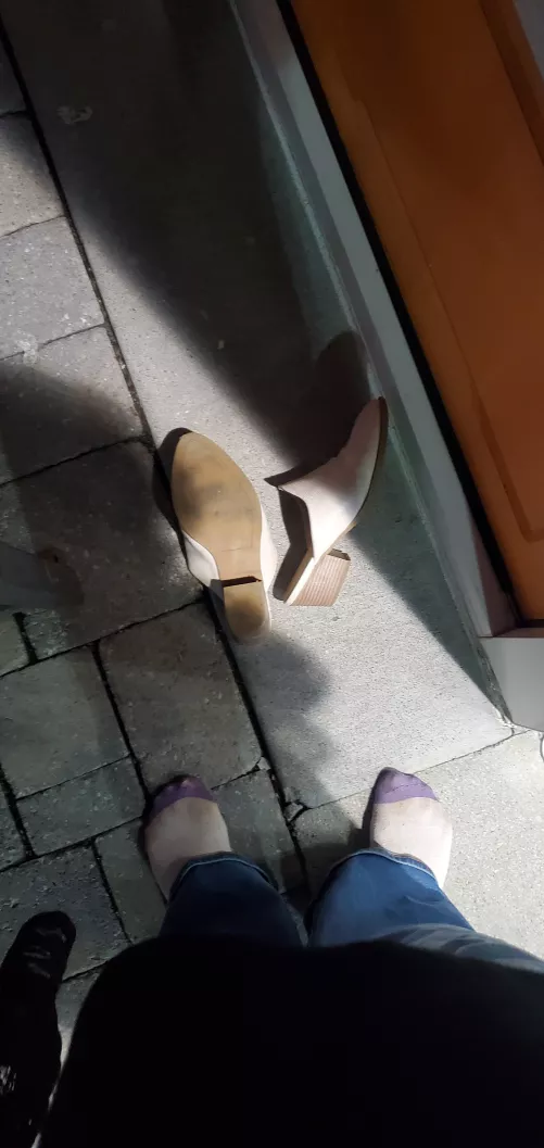 Went back to my local game store last night. This time, I kicked my shoes off outside! The owner noticed & asked where my shoes were. I told him I thought I'd spare him tonight, so I kicked them off outside. He chuckled. I was serious! Those shoes &