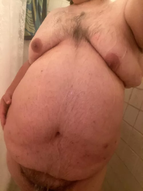 Who wants to shower with this chub?