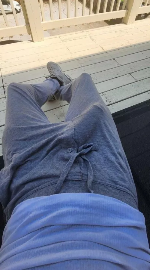 Why is everyone looking at my pants ?