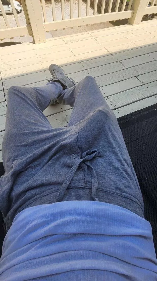 Why is everyone looking at my pants ?