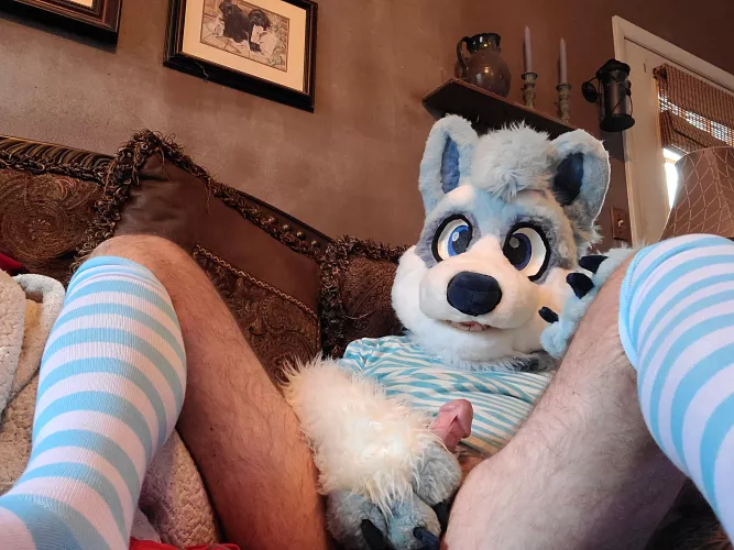 Woke up horny! Need dome help please.