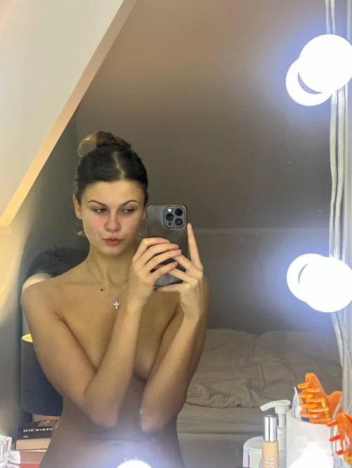 Would you take a teen raw ? (2005)