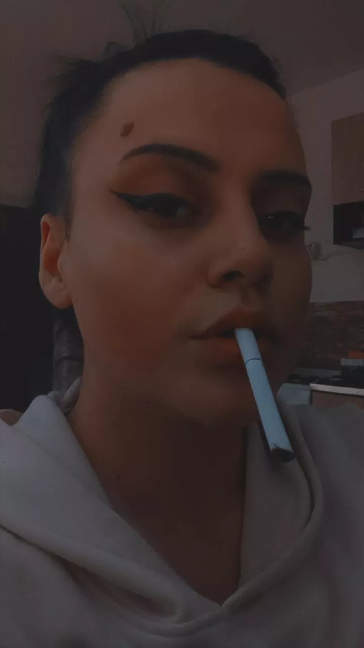 You have no idea how many things I can do while I smoke 😏