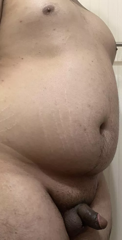 19 hmu any daddy’s i’m very horny to cum with