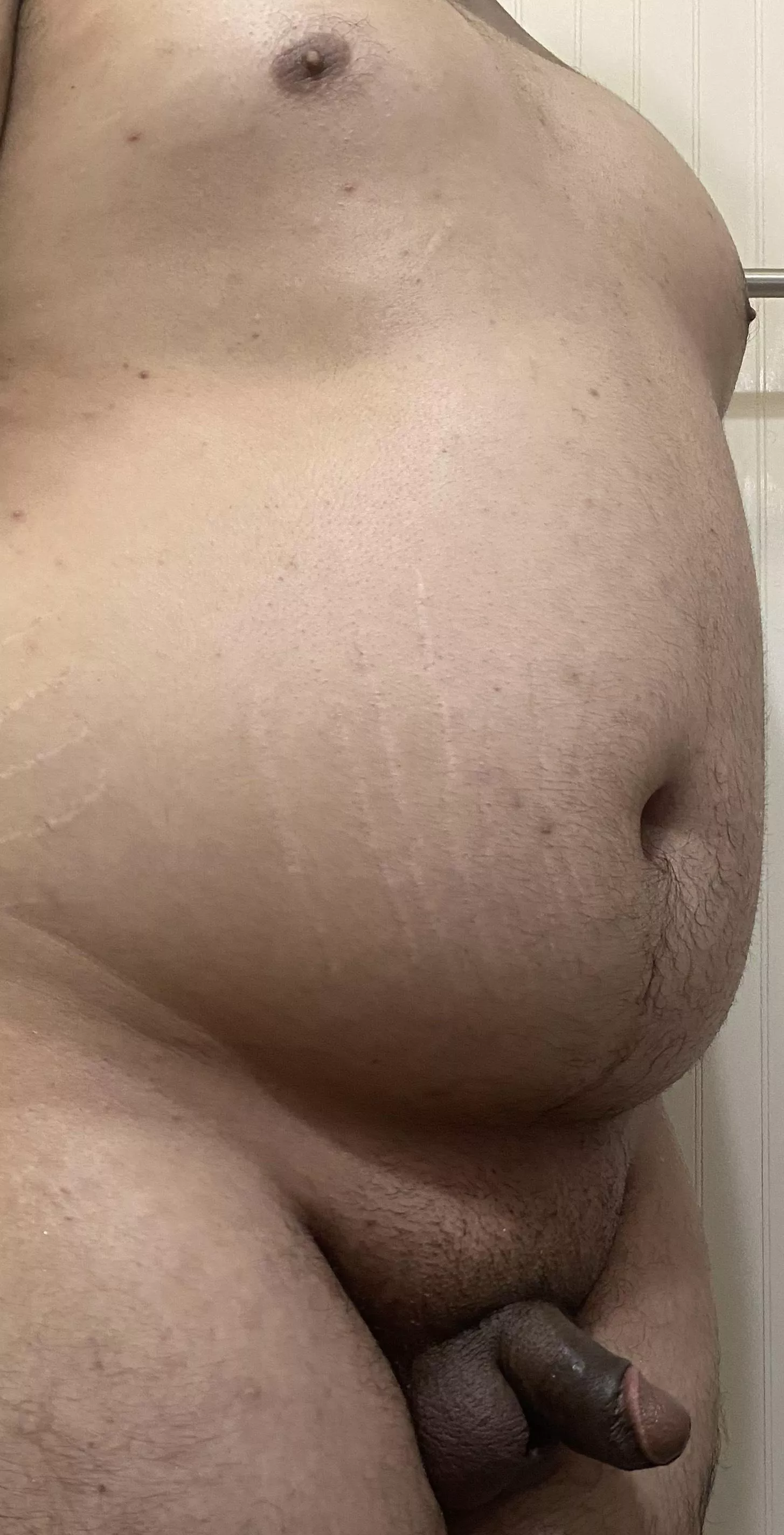 19 hmu any daddy’s i’m very horny to cum with