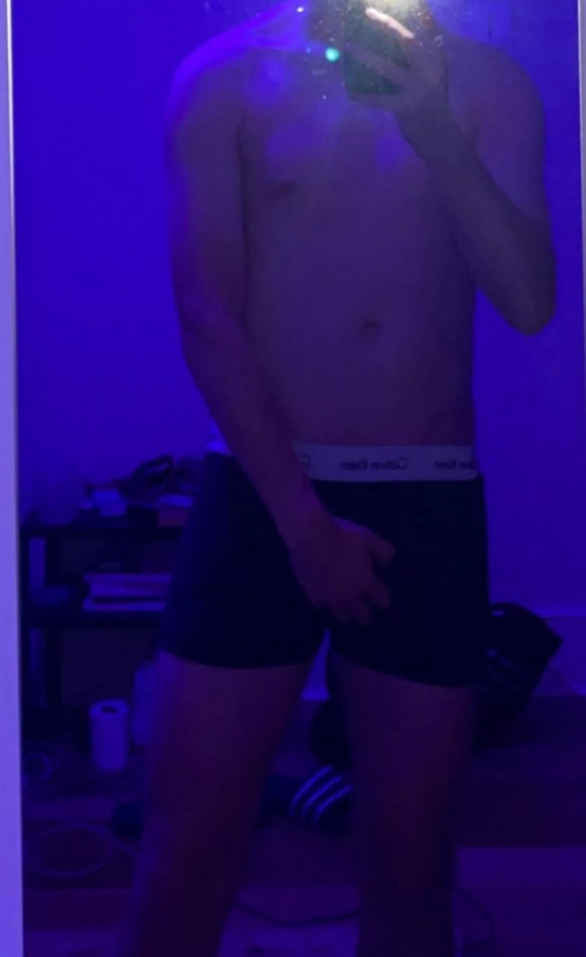 22 Handsome bro looking for fit guys! Add: Lukepeters01