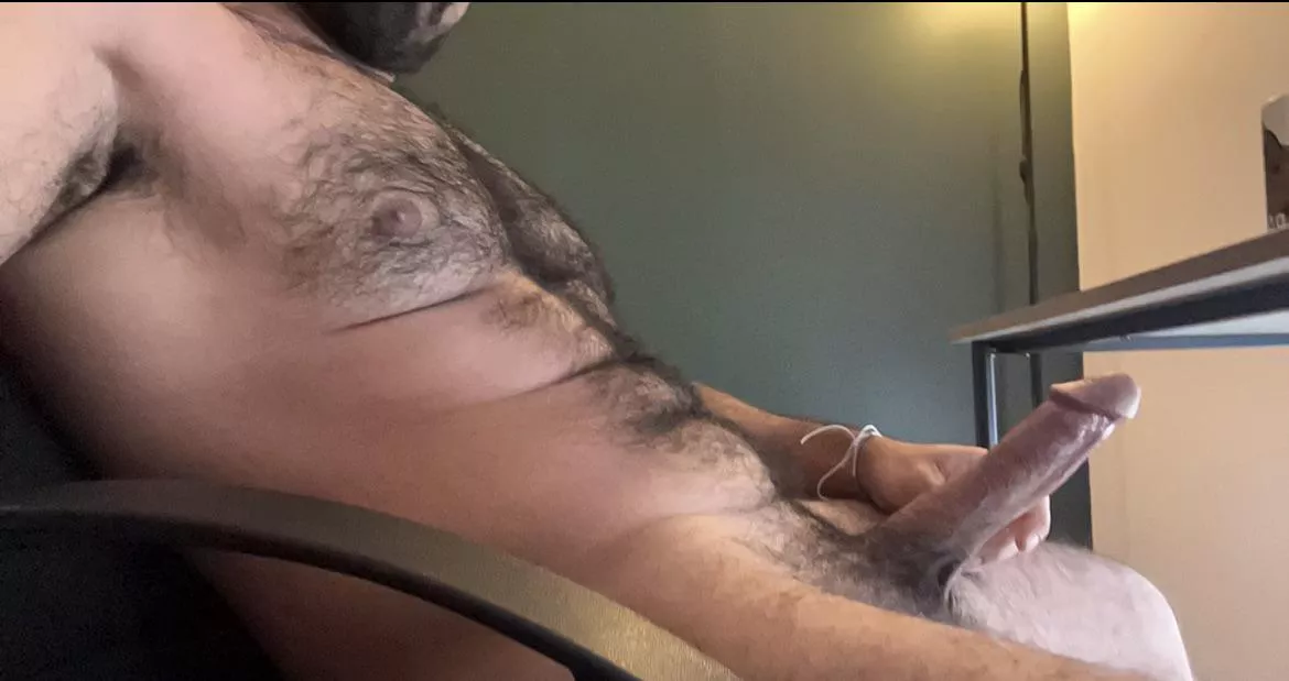 28M, looking to stroke with hung muscular beefy men. Cut+ send pics when adding. Sc: tarsha1534