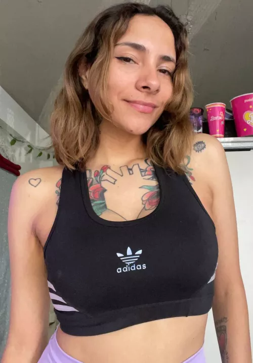 D u want me to jump in this sportbra