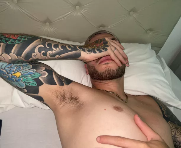 Do you like my armpits, darling?