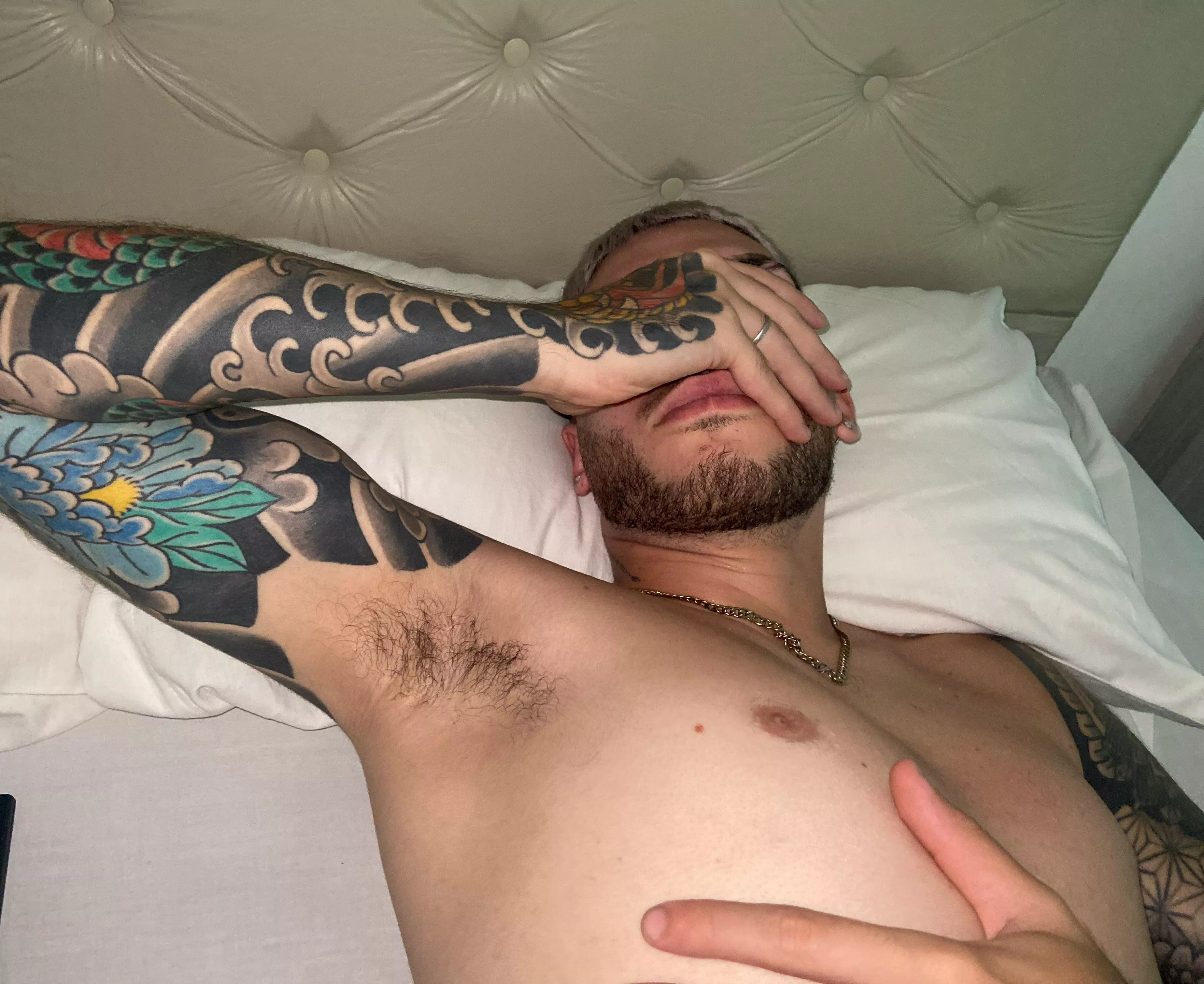 Do you like my armpits, darling?