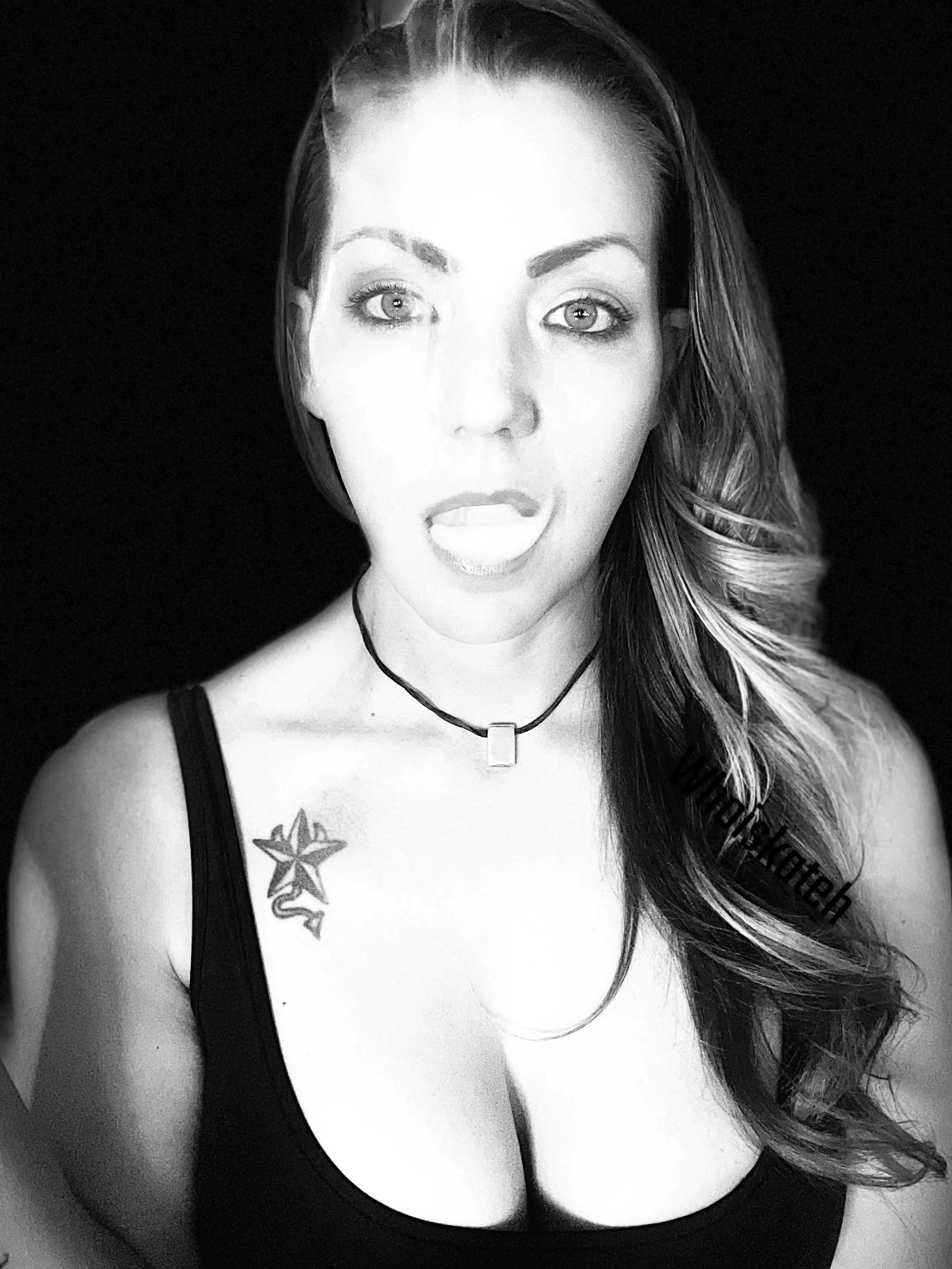 Eye contact like… (40f)