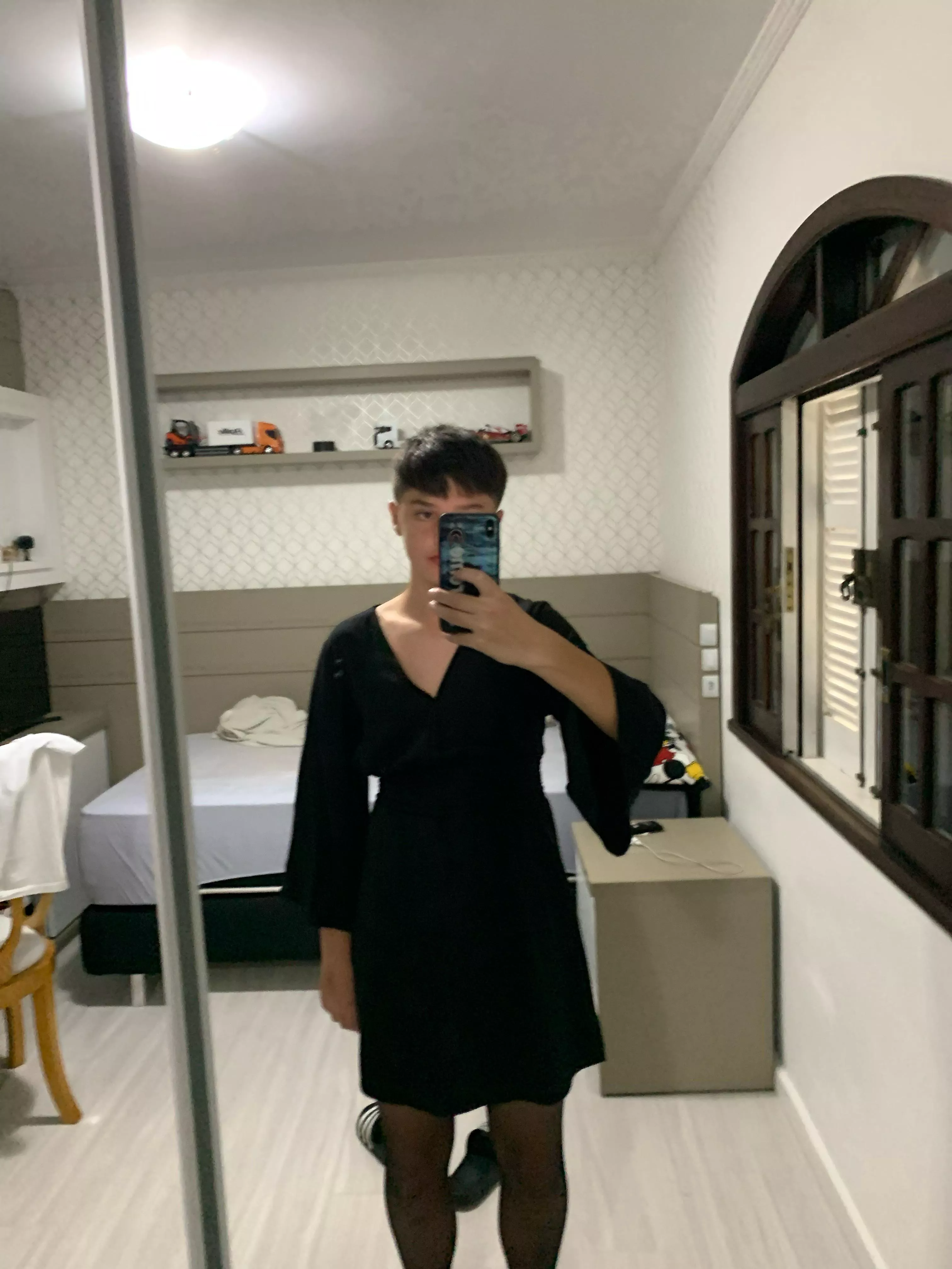 First time crosdressong (I used some of my mom clothes)