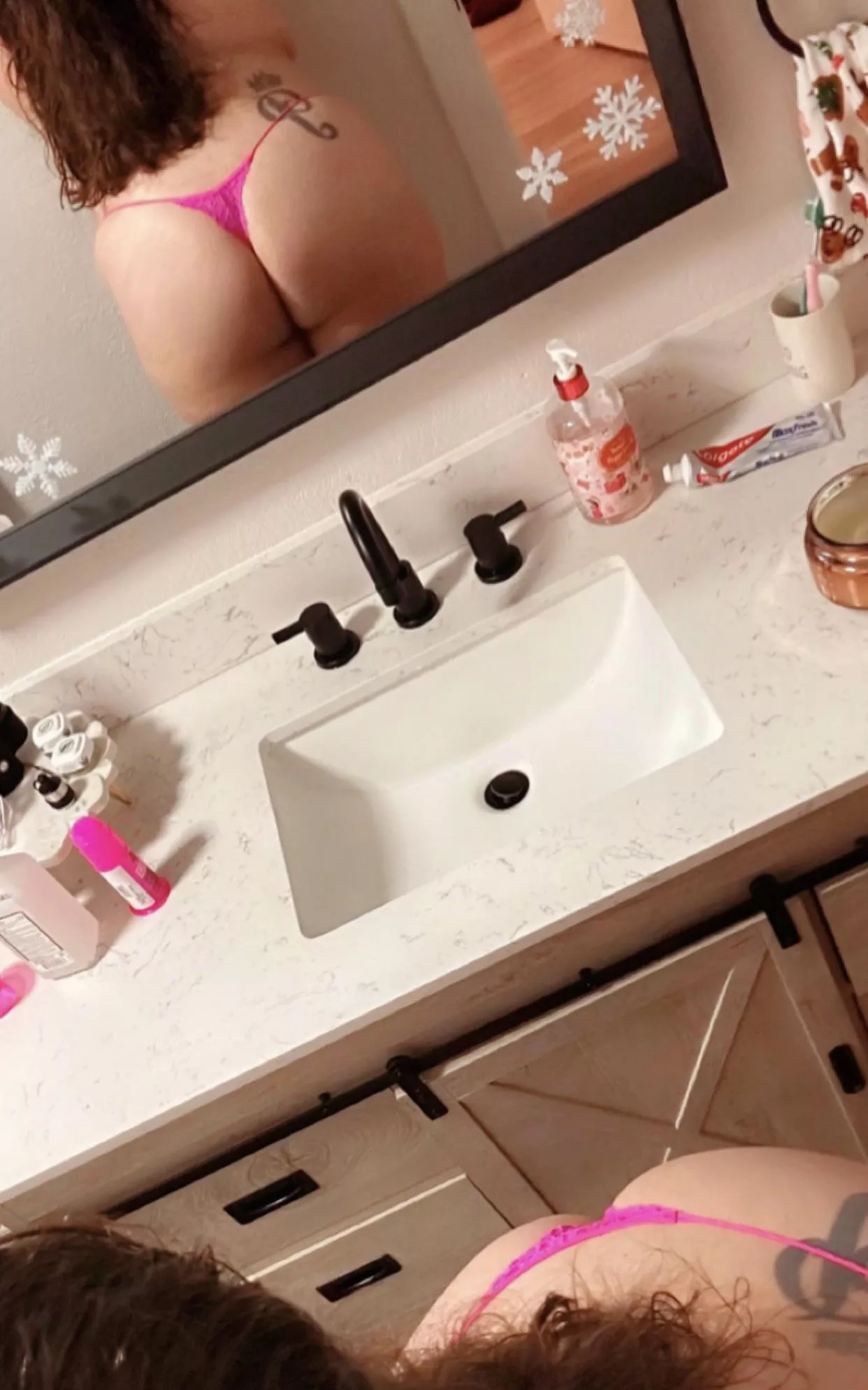 Good morning! I hope my booty starts your day off right :)