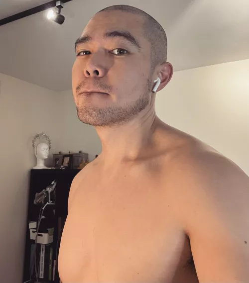 Had a Britney moment and now I look like a Taiwanese monk 🤷🏻‍♂️