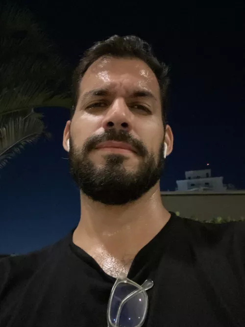 Hard gym session tonight. Now I’m ready for pizza! Who’s joining?