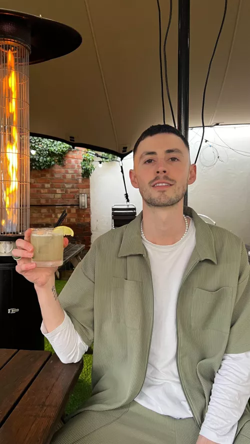 Howβre your weekends going?