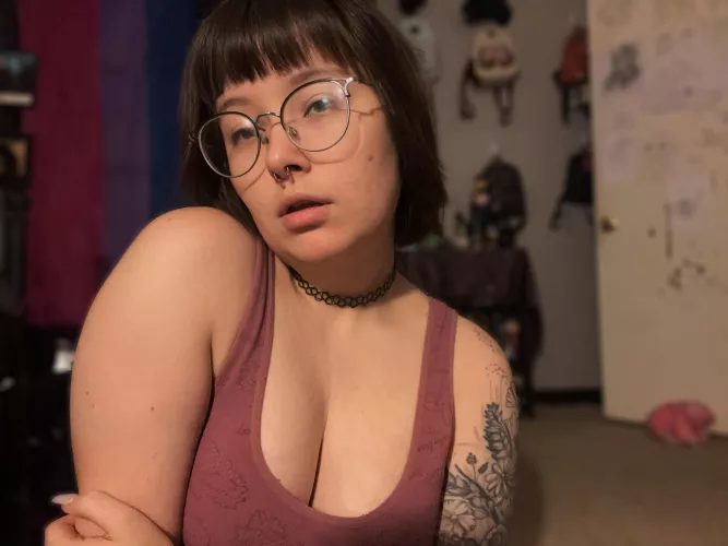 I feel like I’m giving Velma vibes today