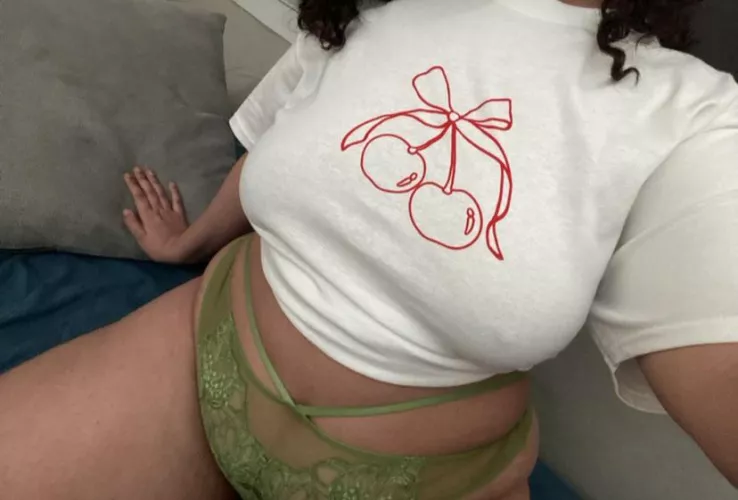 I have spare space for one of you girlies 😽😽