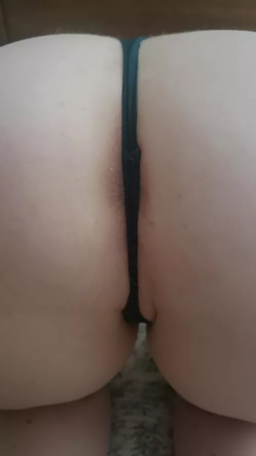 I love how my body suit really goes tight into my ass ;) you can just see what is behind it ;)